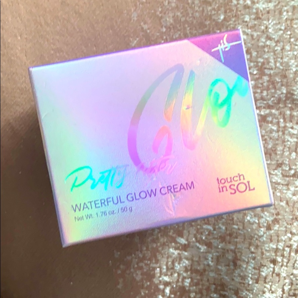 Touch in Sol Waterful Glow Cream Moisturizer